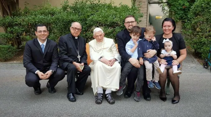 BentoXVI_DomDamasceno_ProfRudy_-_FotoFacebookRudy.jpg ?? 