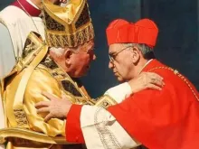 São João Paulo II e o cardeal Jorge Mario Bergoglio