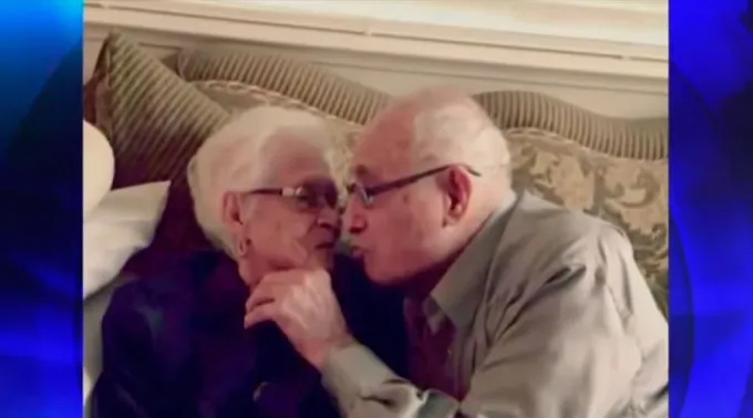 BesoAncianos_YoutubeFAVNewsCapturaVideo_190116.jpg ?? 