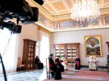 A Biblioteca do Palácio Apostólico durante a Audiência Geral.