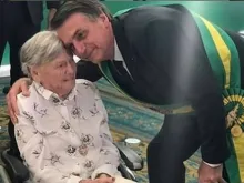 Jair Bolsonaro com sua mãe Olinda.
