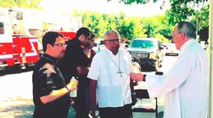 BombaNuevoMexicoIglesias_TwitterCandaceTx_030815.jpg ?? 