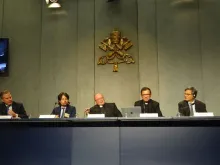 Coletiva de imprensa sobre o Sínodo no Vaticano.