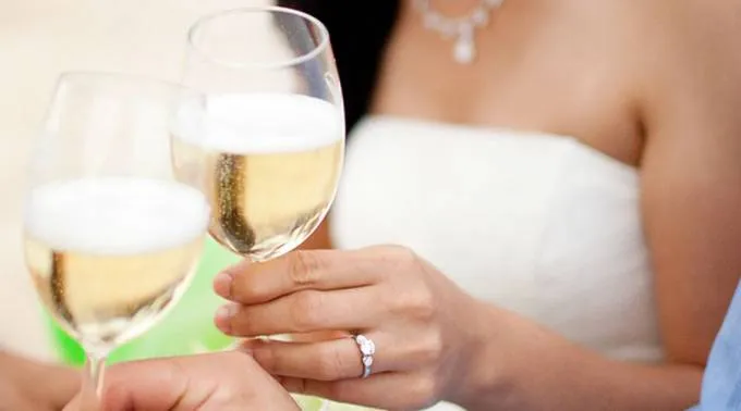 BrindisMatrimonio_FlickrJayZhangCC-BY-NC-SA-2.0_260216.jpg ?? 