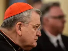 O cardeal Raymond Burke em Roma em 2019