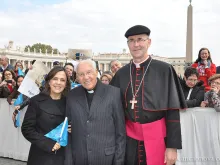 Na foto cedida pela CN: Luzia Santiago, monsenhor Jonas e Dom Müller