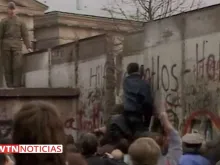Momento da queda do Muro de Berlim