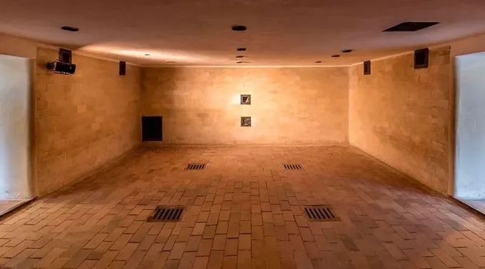 CamaraGas-Dachau-DiegoDelso-CC-BY-SA-4.0-09062021.jpg ?? 