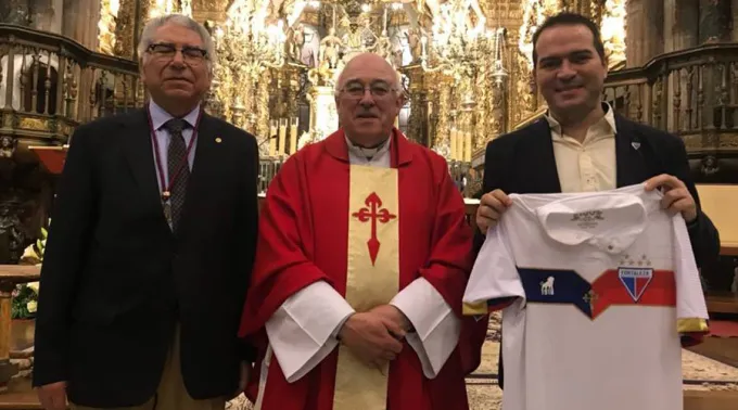 CamisaFortalezaAbencoadaCompostela___FotoFacebookFortaleza.jpg ?? 