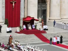 A cerimônia de canonização dos dois novos Santos.