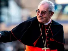 Cardeal De Donatis em uma imagem de arquivo.