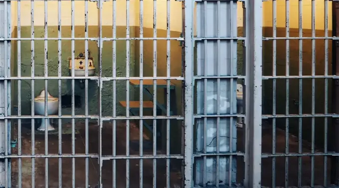 Carcel-Unsplash-13012021.webp ?? 