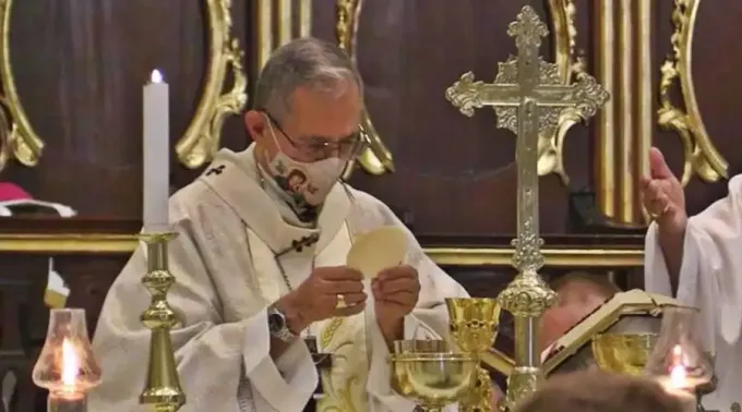 Cardenal-Juan-de-la-Caridad-GarciYa-RodriYguez-durante-Misa-de-su-50-aniversario-de-vida-sacerdotal-Credito-Cortesia-a-ACI-Prensa.webp ?? 