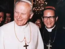 Cardeal Van Thuan com são João Paulo II