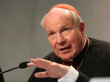 Cardeal Schönborn no lançamento de 'Amoris laetitia' no Vaticano em 2016