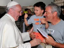 Papa com um cardiologista e seu filho. Foto. L'Osservatore Romano