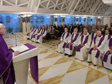 Papa durante a Missa na Casa Santa Marta.