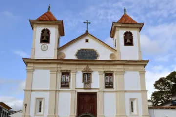 Catedral-de-Mariana-reabter-Arquidiocese-de-Mariana.jpg
