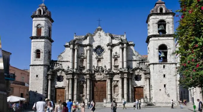 CatedralLaHabana_FlickrjaumeEscofetCC-BY-2.0_080915.jpg ?? 