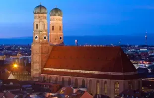 Catedral de Munique na Alemanha. Crédito: Thomas Wolf, www.foto-tw.de via Wikimedia (CC BY-SA 3.0 de)