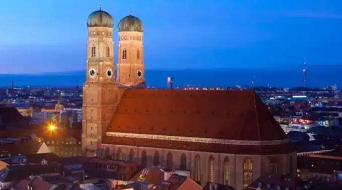 CatedralMunich-Thomas-Wolf-www.foto-tw.de-via-Wikimedia-CC-BY-SA-3.0-de-06012022.webp ?? 