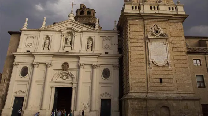 CatedralZaragoza_Wikipedia_23032017.jpg ?? 