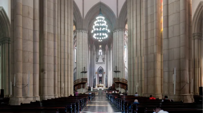 Catedral_da_Se_of_Sao_Paulo_City_Interior.jpg ?? 