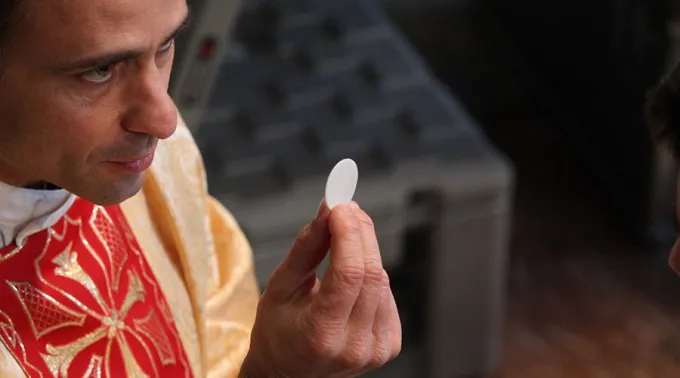 CatolicoAbortoComulgar_AlexeyGotovsky_120718.jpg ?? 