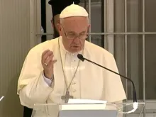 Papa Francisco durante discurso aos refugiados 