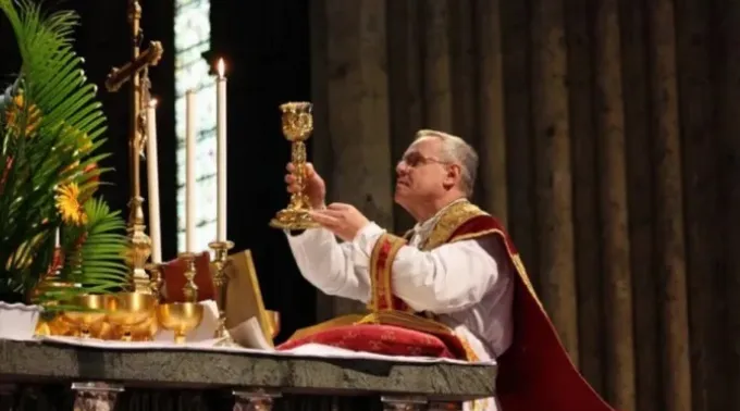 Chanoine_Dominique_Aubert_en_2009.jpg ?? 