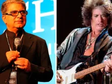 Deepak Chopra (à esquerda) e Joe Perry (à direita