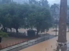 Enchente no centro de Petrópolis.