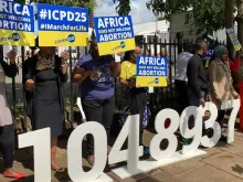 Manifestação de CitizenGO do lado de fora da Cúpula de Nairóbi.