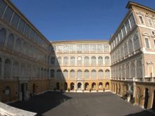 Claustro de São Dâmaso no Vaticano.