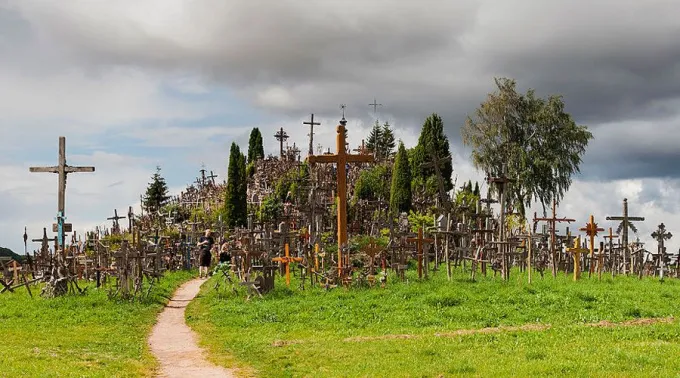 ColinaCruces-WikipediaDiegoDelsoCC-BY-SA-3.0-200918.jpg ?? 