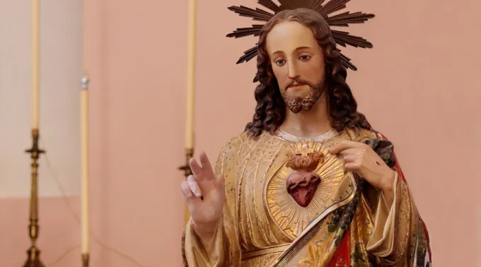 Como-lucrar-indulgencia-na-solenidade-do-Sagrado-COracao-de-Jesus_Shutterstock.jpg