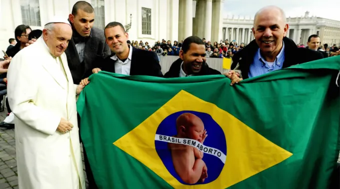 ComunidadeJesusMeninoComPapa_04012018.jpg ?? 