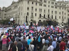 #ConMisHijosNoTeMetas: O evento multitudinário na Praça San Martín e nas ruas próximas.