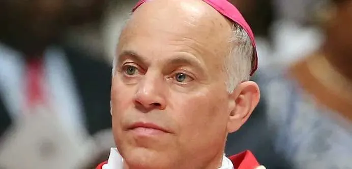 Arcebispo proíbe a presidente da Câmara dos EUA de comungar por apoiar o aborto