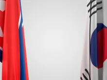 Bandeiras da Coreia do Sul e da Coreia do Norte.