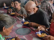 Cantina que oferece alimentação a venezuelanos.