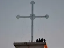 Cruz erigida em Telekuf-Tesqopa (Iraque) 