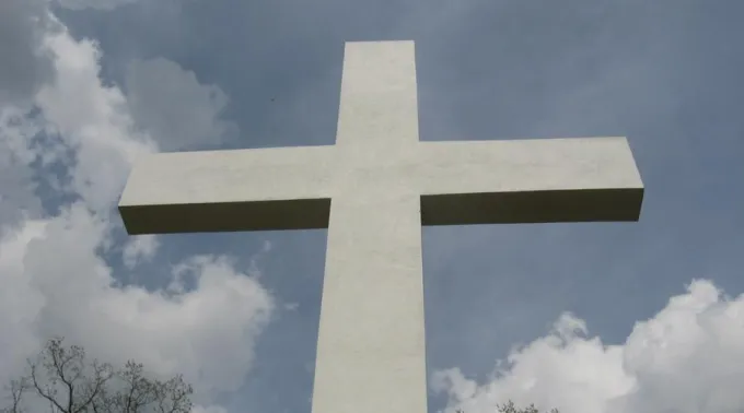 Cruz_FlickrContemplativechristianCC_BY_SA_20_160418.jpg ?? 