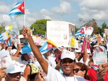 Cubanos na visita do Papa Francisco ao seu país em 2015
