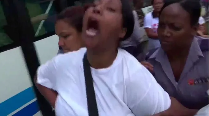 Damas_de_Blanco210316.jpg ?? 