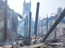 A igreja de Nossa Senhora da Assunção (Mianmar) destruída