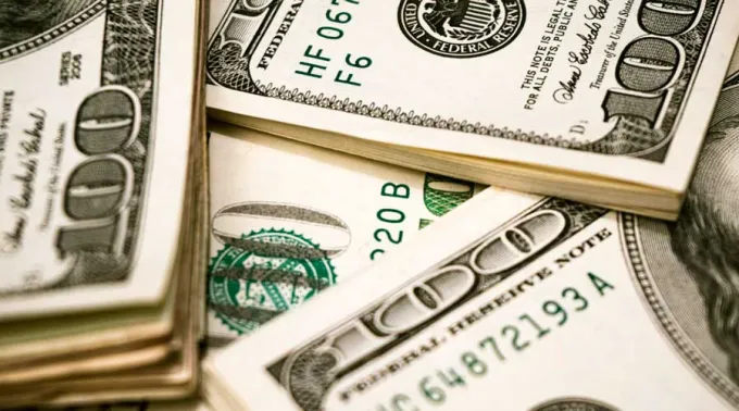 Dinero_FlickrFreePicturesOfMoneyCC_BY_20_120417.jpg ?? 