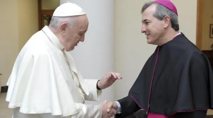 DomVicenteFerreiracomPapa_FotoFacebookDomVicente.jpg ?? 