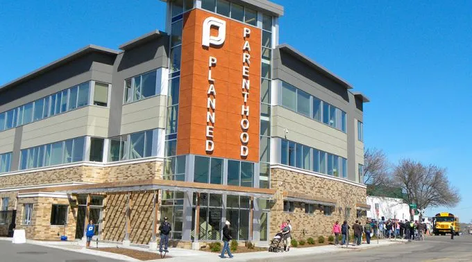 EdificioPlannedParenthood_FibonacciBlueCC-BY-2.0_290515.jpg ?? 