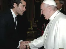 Eduardo Verástegui e o Papa Francisco no Vaticano.